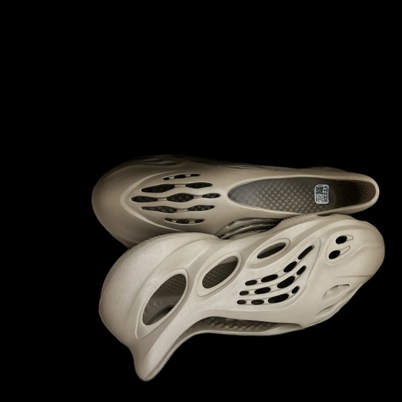 Adidas Foam Runner “Stone Taupe” - Picture 3 of 6